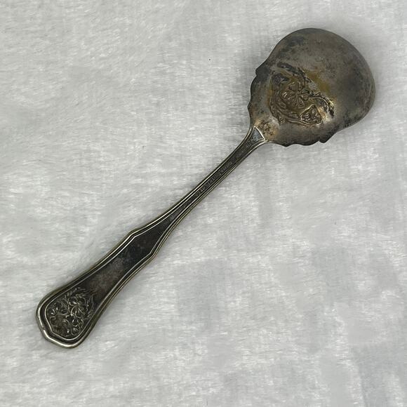 Vintage Oneco Silver Plate Floral Berry Spoon Etched Bowl Ornate Handle 5.75" - Picture 2 of 6